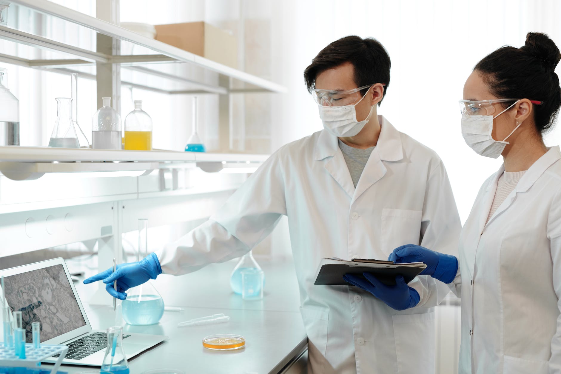 two scientists working inside the laboratory